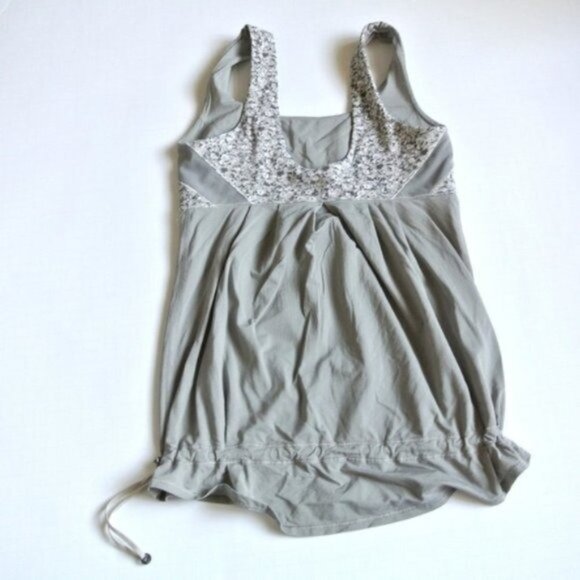 Lululemon Elevate Tank Petite Fleur Silver Spoon size 4‎ - Picture 8 of 8